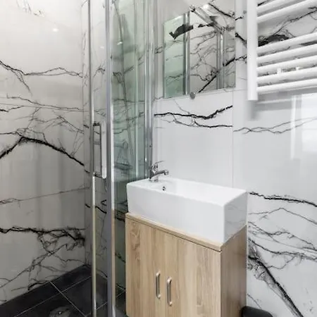 Montmartre/tretaigne : Cosy Studio 2p アパート パリ
